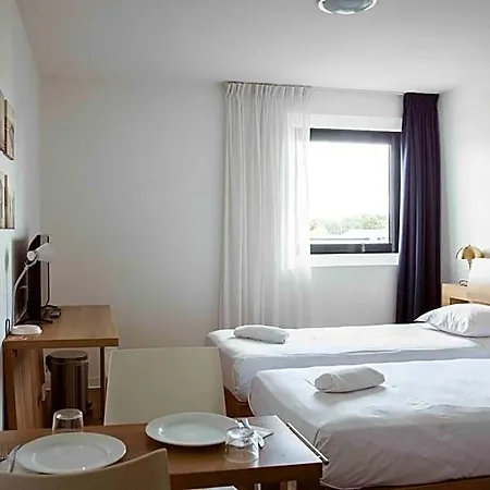 Hotel Teneo Bordeaux Aeroport 2*